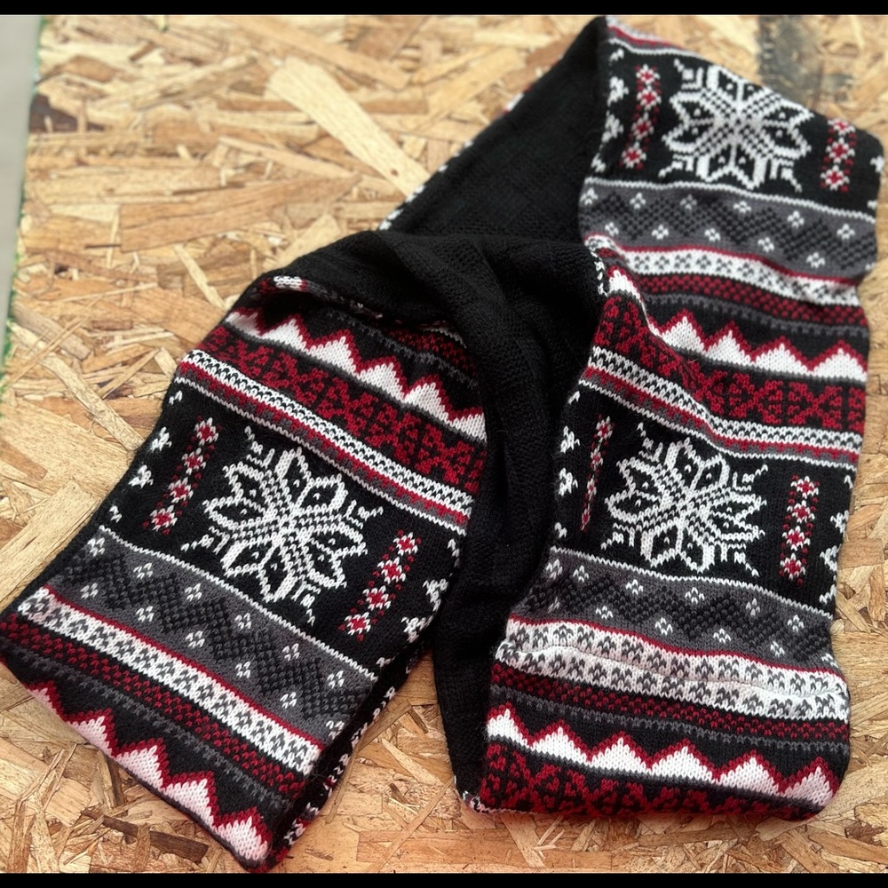 One piece fleece scarf.